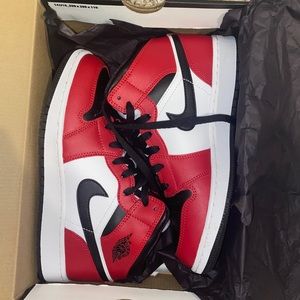 Air Jordan 1 Mid Chicago GS